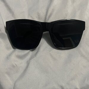 Chic Black Sunglasses for Women